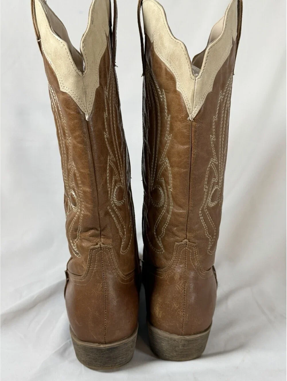 Vintage Two-Tone Western Cowboy Boots Leather, Embroidered Women’s 9.5